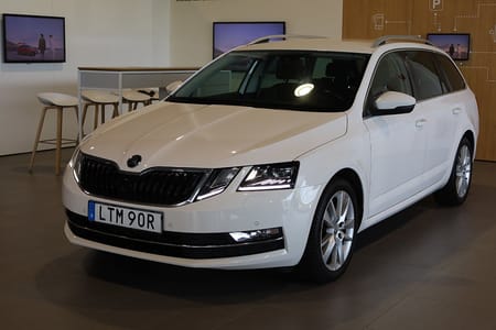 Škoda Octavia Kombi Skoda 1.5 TSI 150hk Style | Kamera | Värmare | Drag |