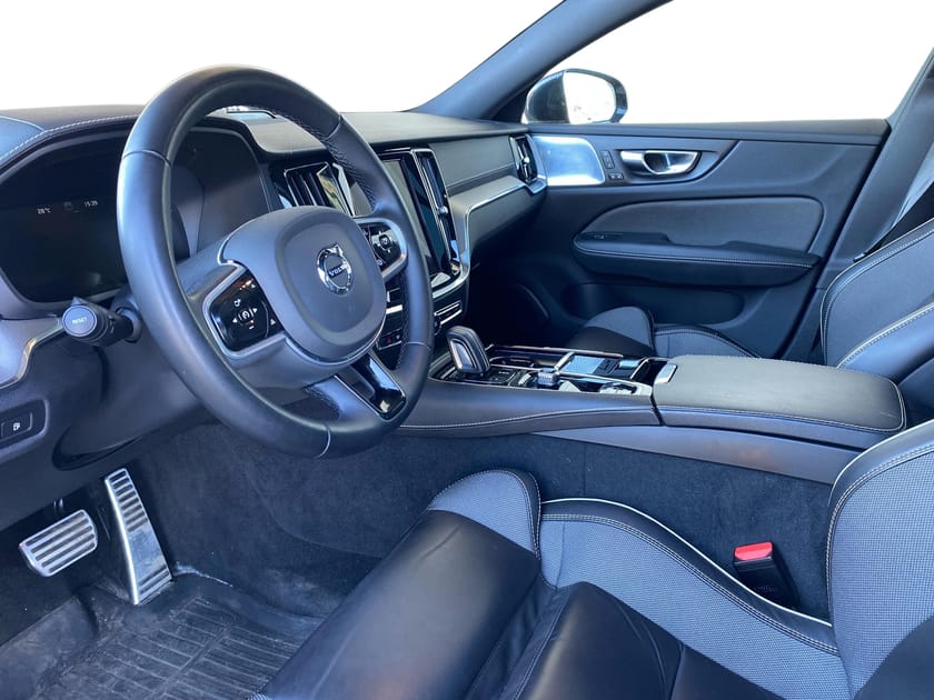 Bild 2 av Volvo V60 Recharge T8 II R-Des ProEdition III