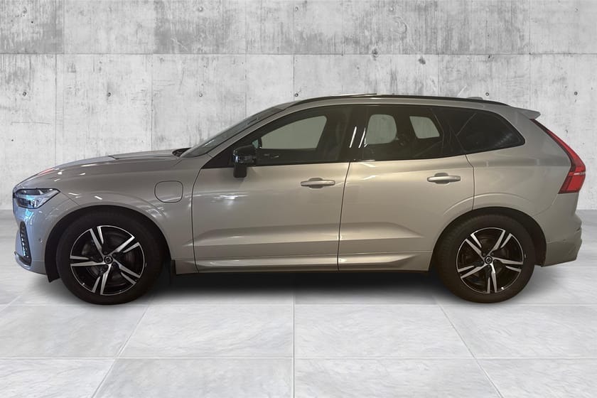 Bilde 2 av Volvo XC60 T6II R-Design/78 km wltp/Luft/Krok/Pano/360/HeadUp/H&K