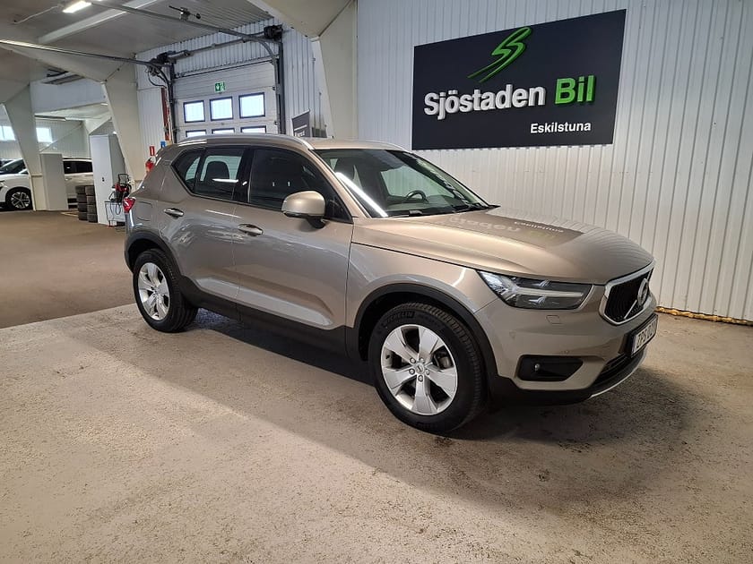 Bild 3 av Volvo XC40 B4 Geartronic Mom Adv SE Digitala Mätare Värmare Drag