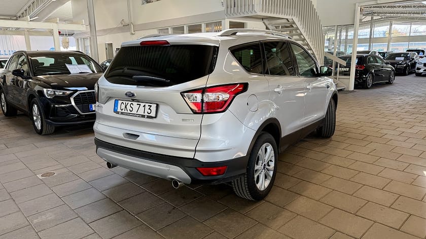 Bild 4 av Ford Kuga 1.5 EcoBoost 150 hk Titanium 2WD|Drag|Backkamera