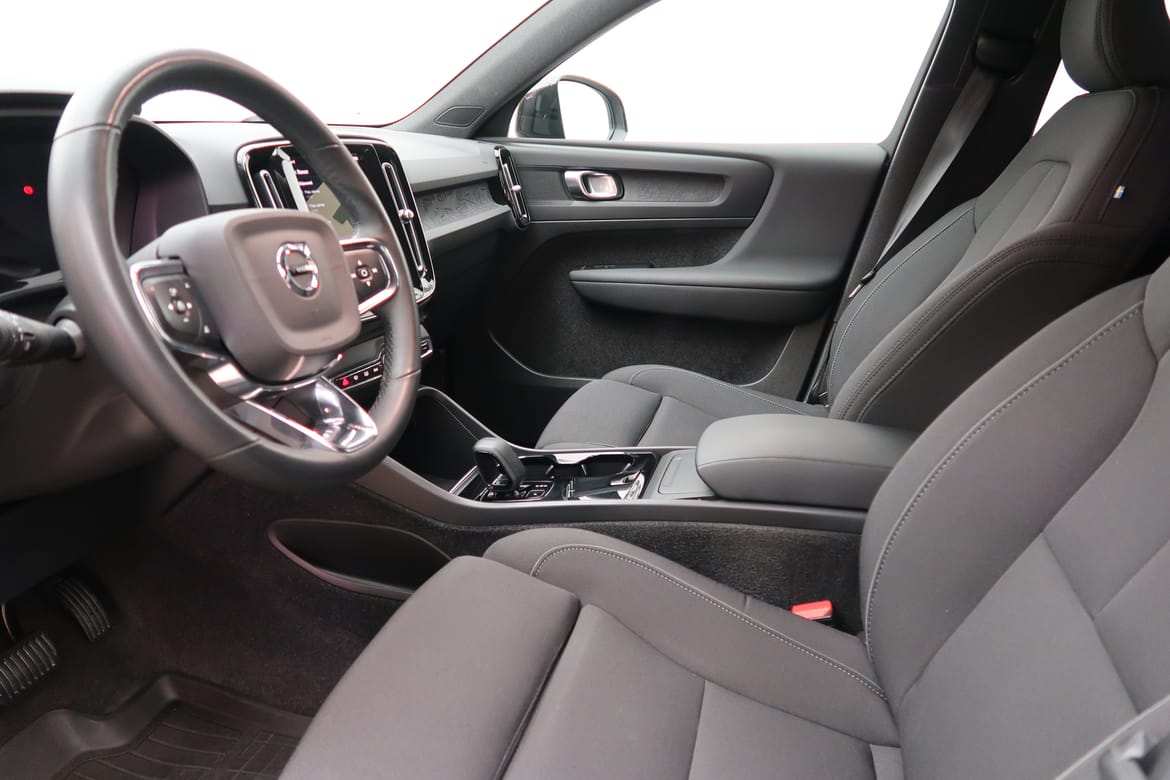 Volvo XC40 2023 - miniatyr 4