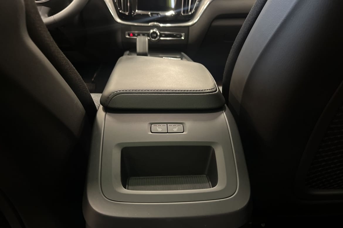 Volvo XC60 2023 - miniatyr 9