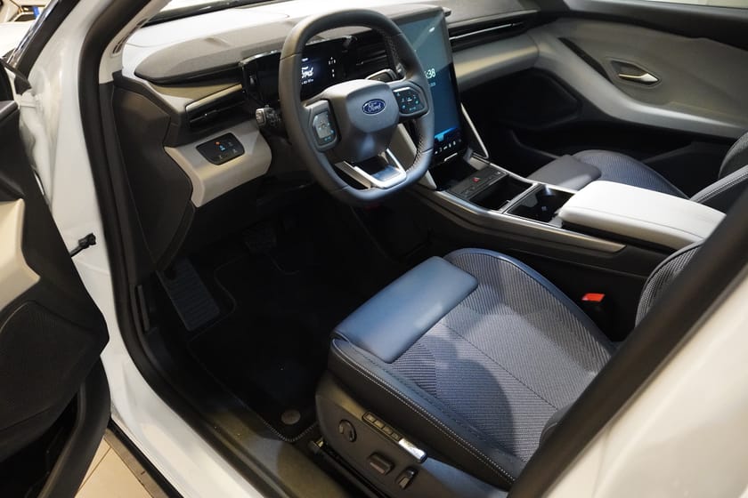 Bild 2 av Ford Explorer EV Extended Range RWD Rwd, Long Business Edition 286 hk 602km