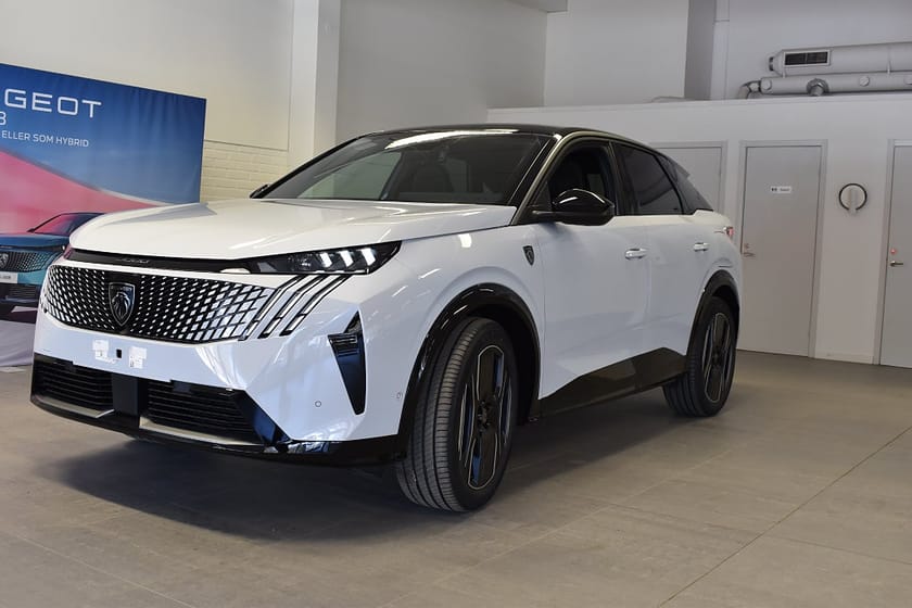 Bild 2 av Peugeot E-3008 Dual Motor Electric 4X4 GT Ultimate