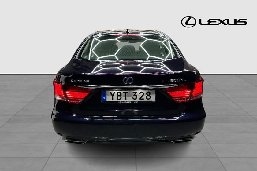 Bild 3 av Lexus LS 600h L AWD EXECUTIVE 5 SÄTEN