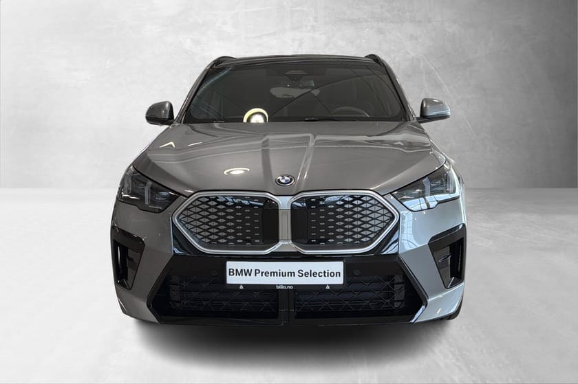 Bilde 2 av BMW iX2 xDrive30 Fully charged Panorama Krok Harman BSI