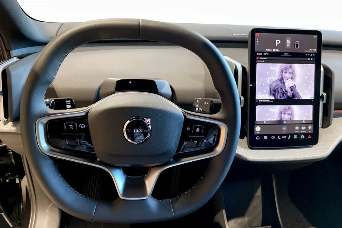 Volvo EX30 Cross Country Twin Motor Performance