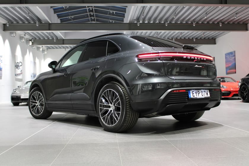 Bild 2 av Porsche Macan Electric Moms