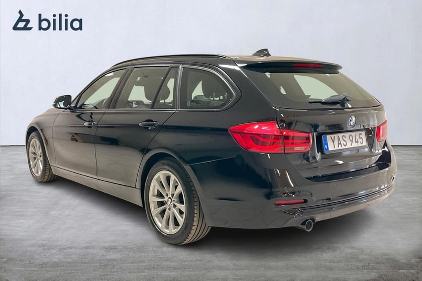Bild 2 av BMW 318d Touring Sport Line / Aut / Drag / Panorama / HK