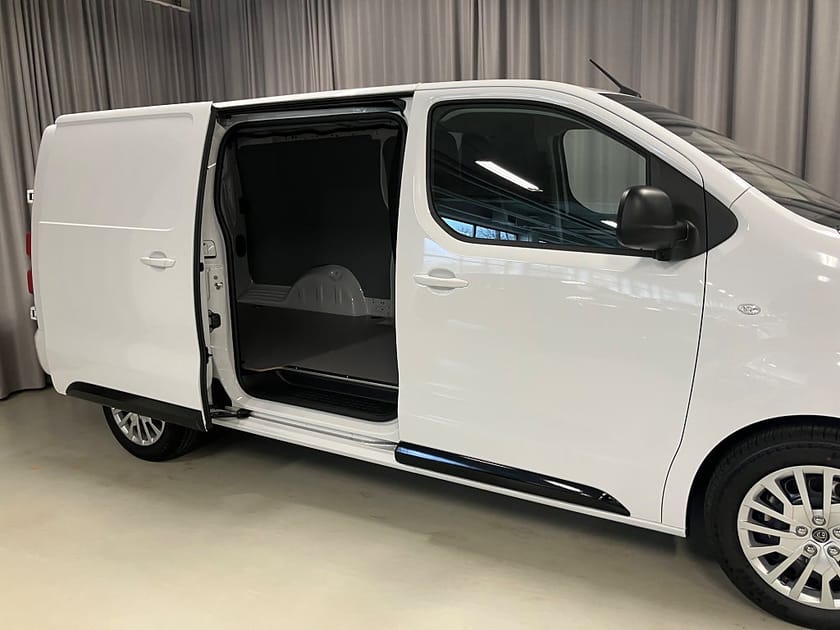 Bild 4 av Peugeot Expert L3 PLUS 2.2 BlueHDi 150hk Automat