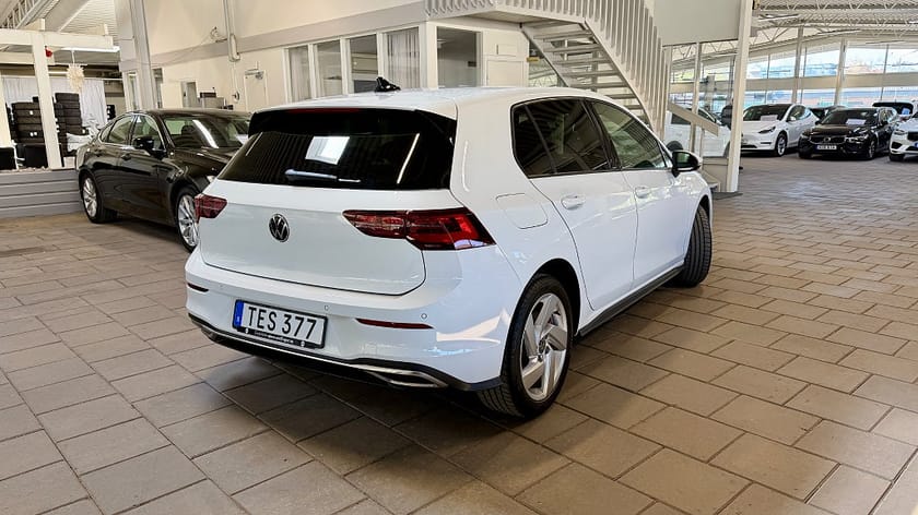 Bild 3 av Volkswagen Golf GTE 245 hk Plugin Hybrid Navi|Travel|Assist