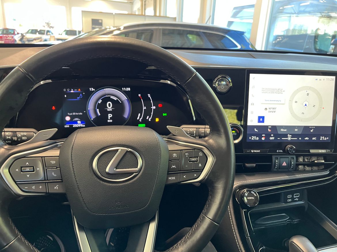 Lexus NX 350h E-CVT, 242hk, 2024