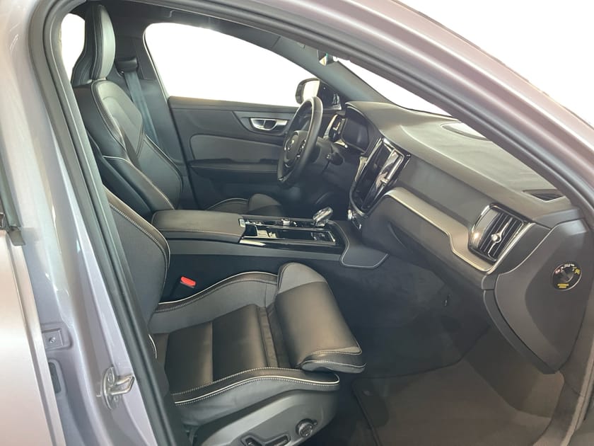 Bild 4 av Volvo V60 T6 Plus Dark Nordic Edition