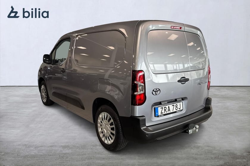 Bild 2 av Toyota ProAce City 1,5D 130 HK Komfort Dragkrok Garanti