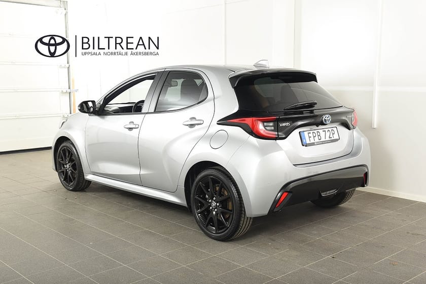 Bild 3 av Toyota Yaris Hybrid Elhybrid Style Säkerhetspaket Backkamera Navi