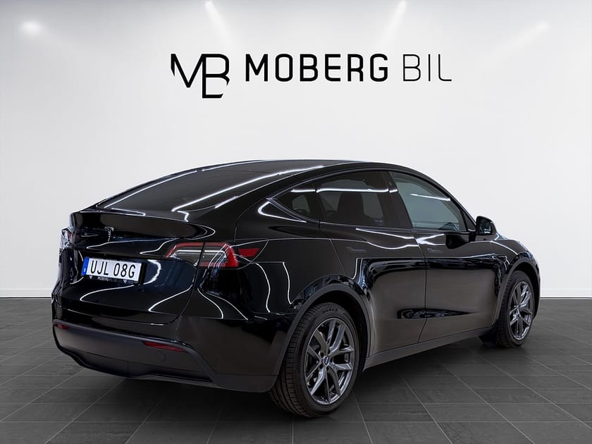 Bild 5 av Tesla Model Y Standard Range RWD 299hk Pano Läder Drag B-Kamera