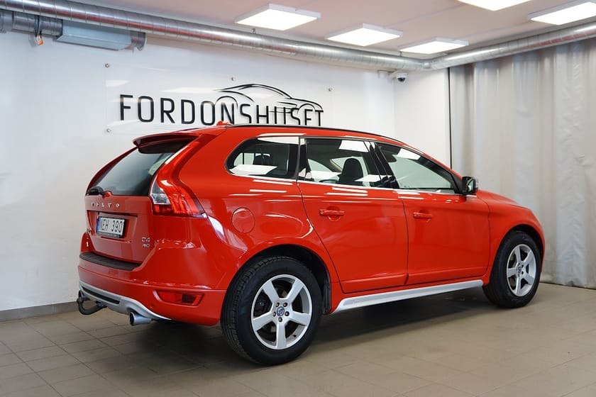 Bild 4 av Volvo XC60 D4 163HK AWD GEARTRONIC R-DESIGN | DRAGKROK