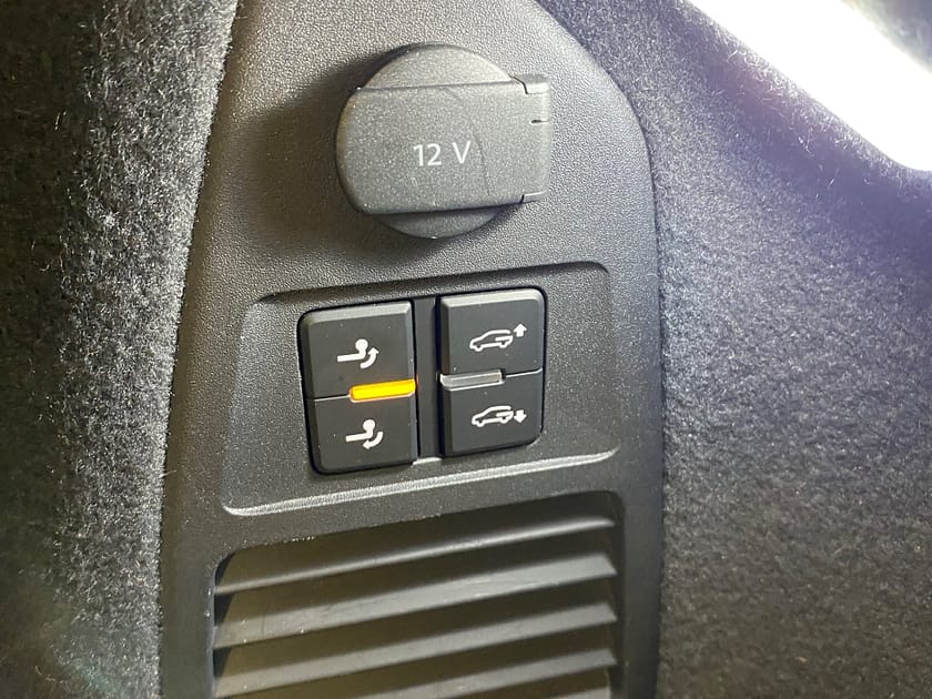 Bild 4 av Volkswagen Touareg R eHybrid Innovation Drag Panorama Nightvision