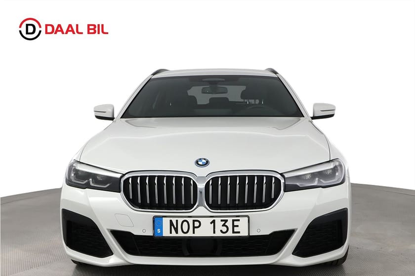 Bild 2 av BMW 530e xDrive Touring 292HK M-SPORT H/K® DRAG P-VÄRM HuD KEYLESS SKINN