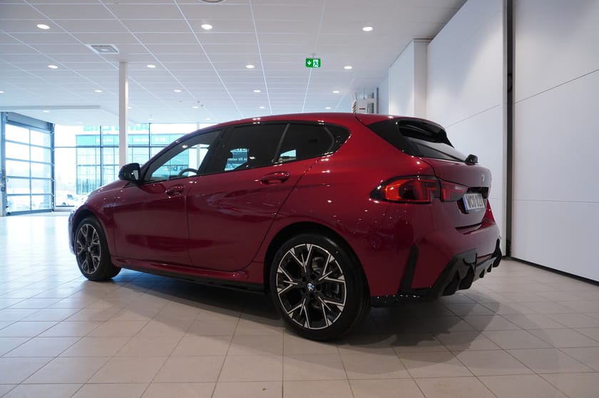 Bild 3 av BMW 120 M Sport Design Sportstolar Rattvärme Tonade Rutor