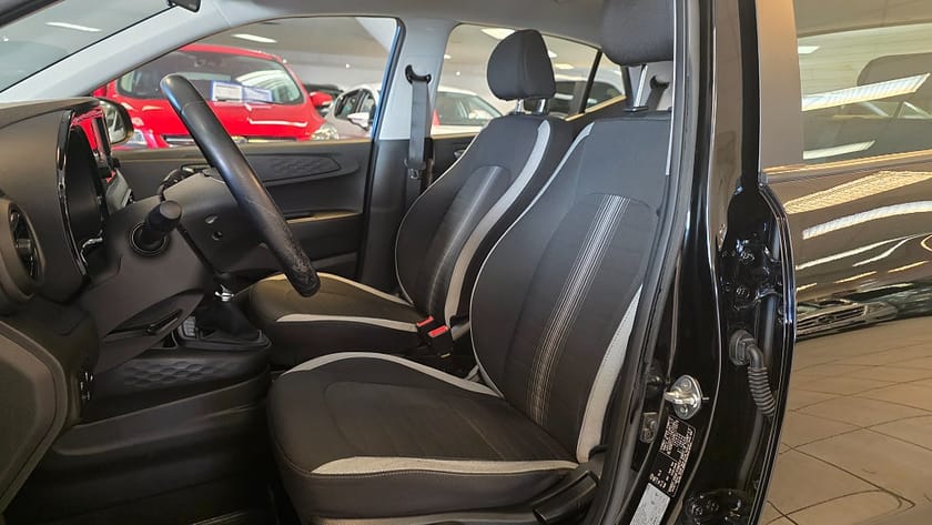 Bild 5 av Hyundai i10 1.0 blue Essential, Rattvärme, V-däck