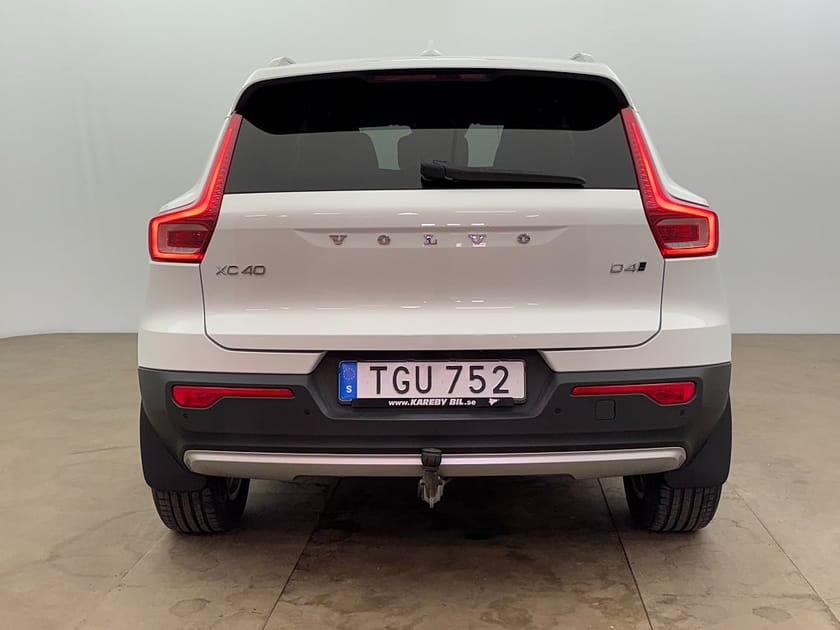 Bild 5 av Volvo XC40 D4 AWD 190hk Momentum Intro Edit B-kamera Drag Skinn