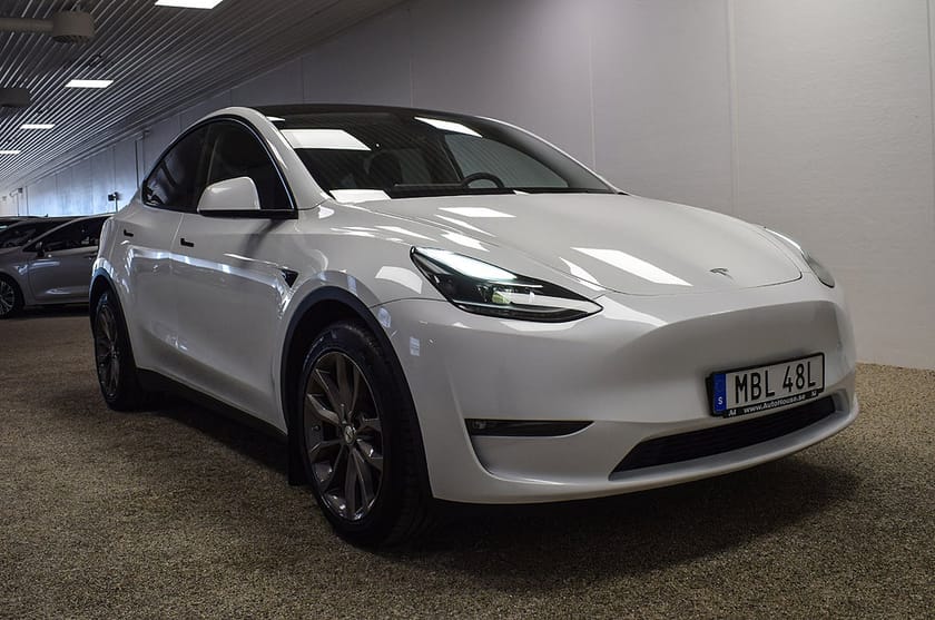 Bild 3 av Tesla Model Y Long Range AWD 514HK Ryzen Nybilsgaranti Svensksåld