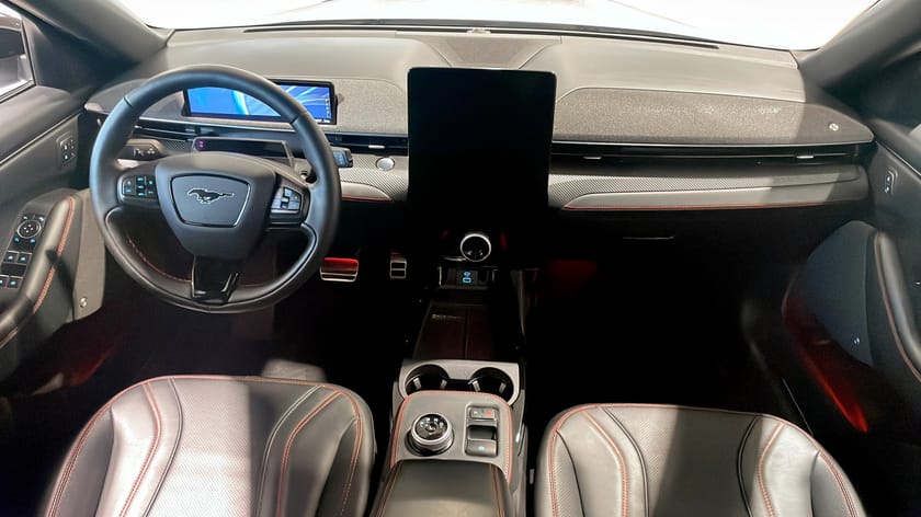 Bild 4 av Ford Mustang Mach-E Standard Range AWD SR 400KM / Teknikpaket + / Dragkrok