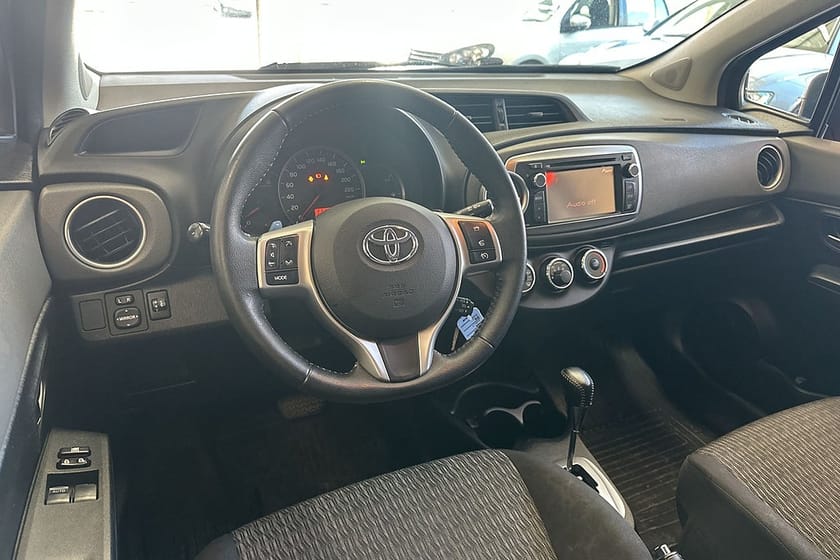 Bild 5 av Toyota Yaris 1.33 AUTOMAT SUPERDEAL 3.95% EDITION 50 / B-KAM / BT