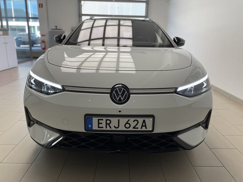 Bild 2 av Volkswagen ID.7 GTX Tourer 340 HK Editon Panorama | 21"