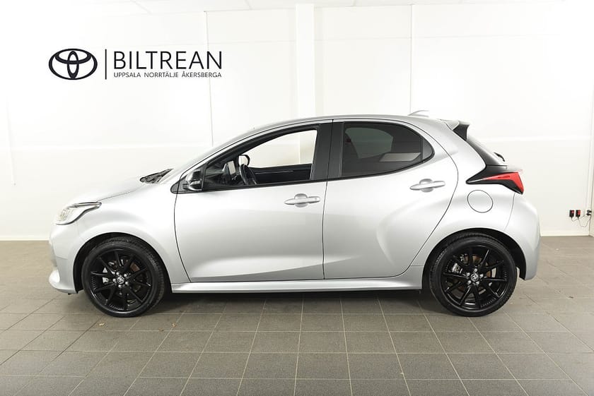 Bild 2 av Toyota Yaris Hybrid Elhybrid Style Säkerhetspaket Backkamera Navi