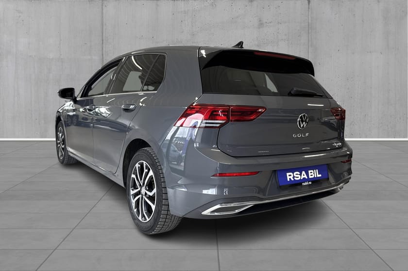 Bilde 3 av Volkswagen Golf eHybrid 1,4L 204HK, Hybrid, Hengerfeste, Rattvarmer