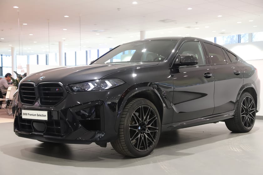 Bild 1 av BMW X6 M Competition B&W / Helläder / Kolfiber / Nypris 1941"
