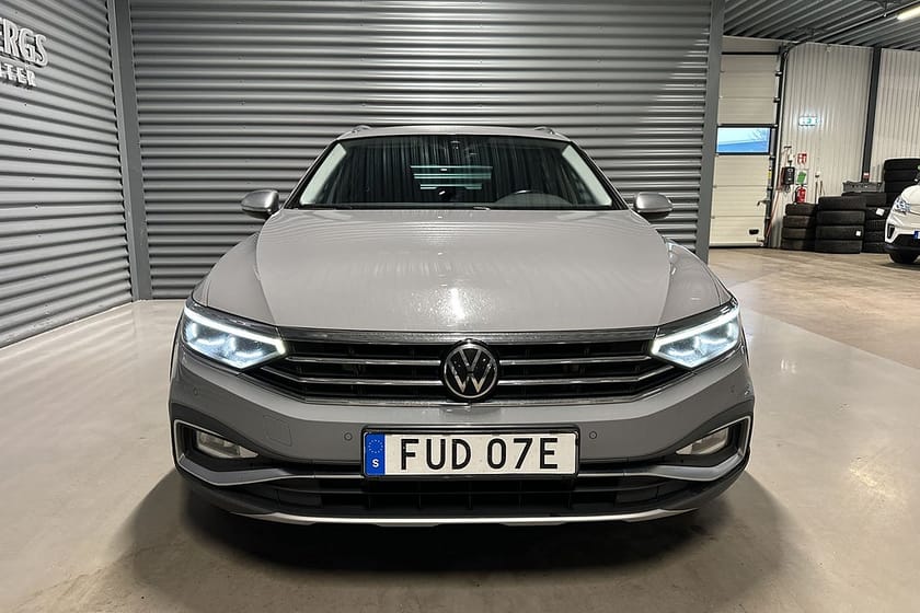 Bild 2 av Volkswagen Passat Alltrack 2.0 TDI 4M Backkamera Värmare Navi Drag Euro 6