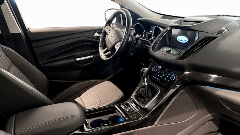 Bild 3 av Ford Kuga EcoBoost Manuell /150hk/SUV/Låg skatt/