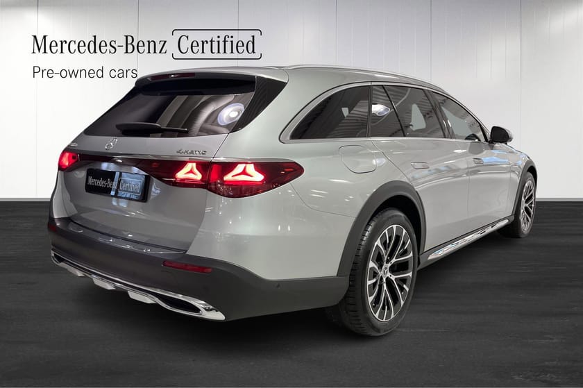 Bild 4 av Mercedes-Benz E 300 d e 4MATIC All-Terrain DE ALL-TERRAIN/AIRMATIC/SUPERSCREEN/DRAG
