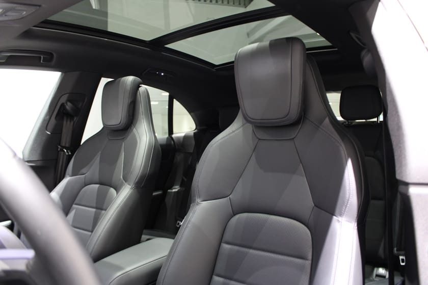 Bild 4 av Porsche Macan Electric Moms