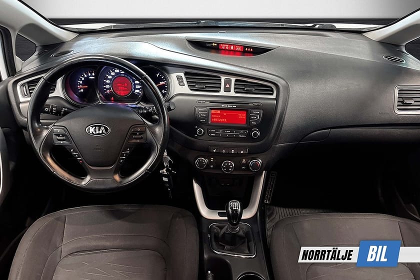 Bild 3 av Kia cee'd_sw 1.4 90 HK CRDi EX DRAG M&K NYSERV NYBES