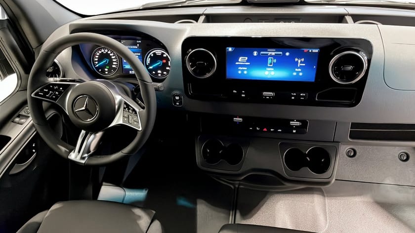 Bild 5 av Mercedes-Benz eSprinter 414 81 kWh SKÅP A2 PRO