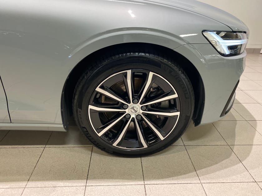 Bild 3 av Volvo V60 T6 Plus Dark Edition