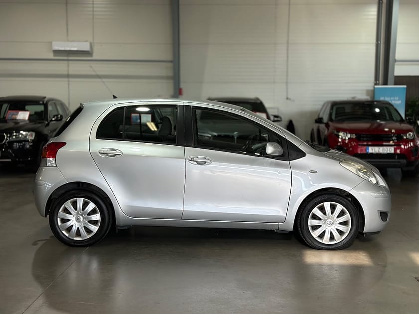 Bild 4 av Toyota Yaris 5-dörrar 1.33 Dual VVT-i Drag 101hk