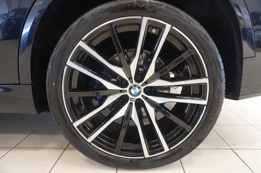 Bild 5 av BMW X5 xDrive30d M Sport Innovation Panorama Laser Night Vision