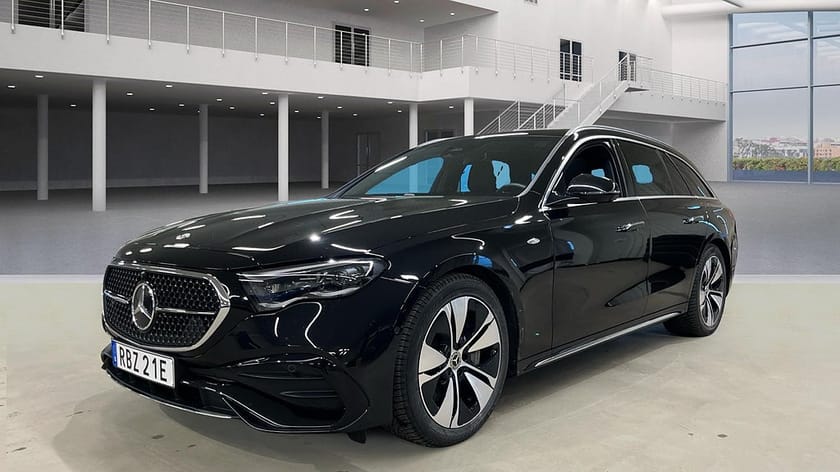 Bild 1 av Mercedes-Benz E 300 T e Kombi AMG Panorama Superscreen Drag