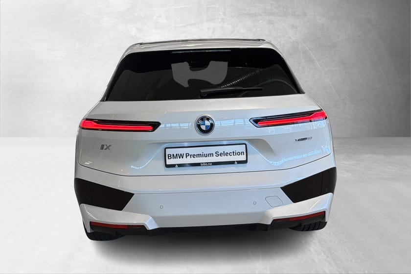 Bilde 3 av BMW iX xDrive50 Luft Sving H/K SoftClose Multi