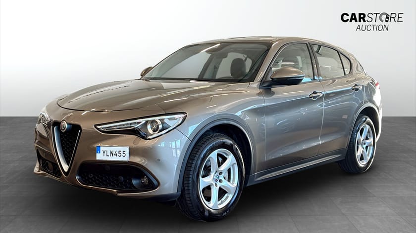 Bild 1 av Alfa Romeo Stelvio 2.2 | Backkamera | Helskinn |