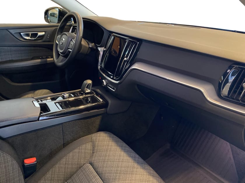 Bild 4 av Volvo V60 Recharge T6 Core Edition - Drag!