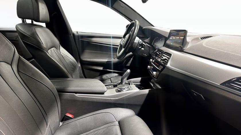 Bild 3 av BMW 530d xDrive Touring D Innovation edt, Comfortstolar