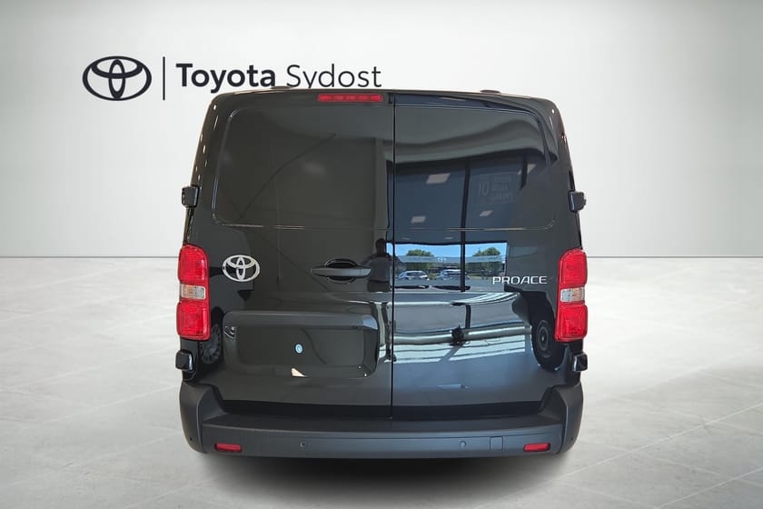 Bild 2 av Toyota Proace L1 LONG 2,2D 180 HK AUTO COMFORT 2 DÖRRAR