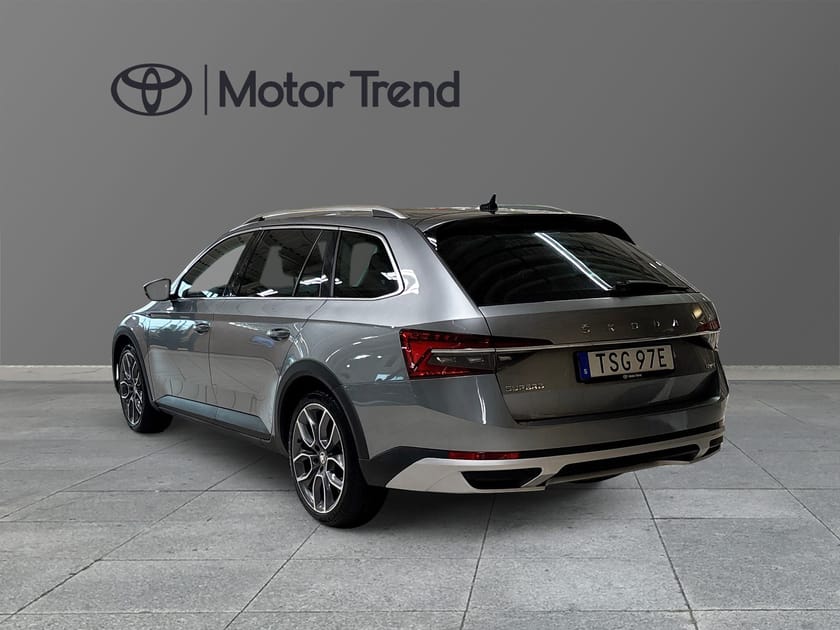 Bild 2 av Škoda Superb Scout 2,0 TDi 4x4 DSG Sekventiell Drag Vinterhjul